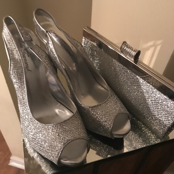 Bundle shoe and clutch - Picture 1 of 5